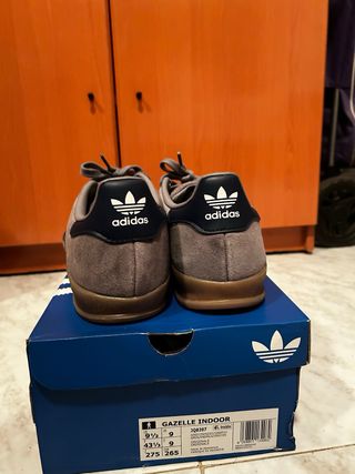 Zapatillas Adidas Gazelle grises y azules