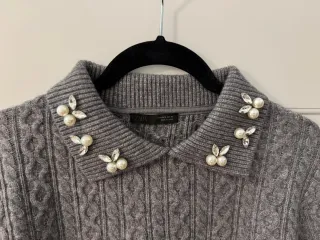 Jersey Zara cuello joya gris