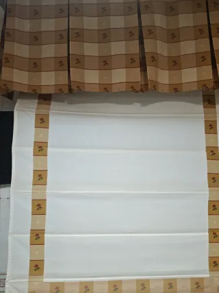 Cortinas variadas con estores.