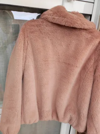 Cazadora efecto pelo rosa