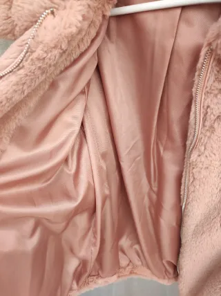 Cazadora efecto pelo rosa