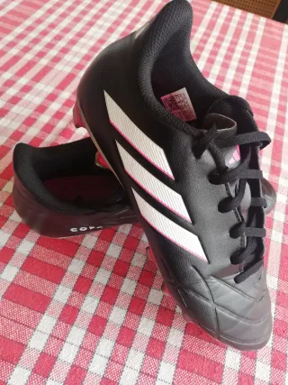 BOTAS FÚTBOL ADIDAS Tacos Talla 42.