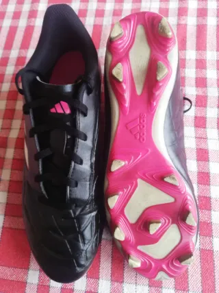 BOTAS FÚTBOL ADIDAS Tacos Talla 42.