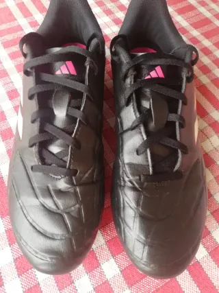 BOTAS FÚTBOL ADIDAS Tacos Talla 42.