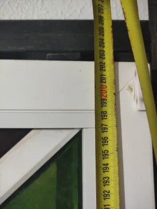 Puerta de aluminio con cristales