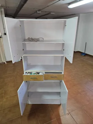 Alacena de cocina madera y blanco