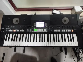 Teclado Yamaha PSR S550