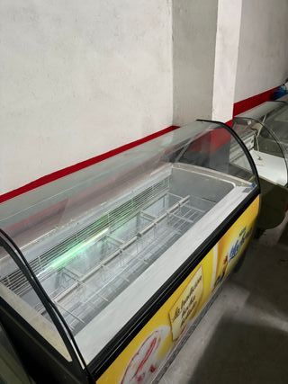 Vitrina HELADOS 24 SABORES Industrial