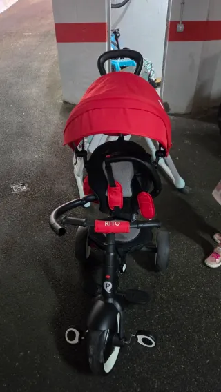 Triciclo infantil QPlay con capota