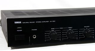 YAMAHA AX300 -112- amplificador