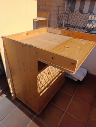 Cómoda de madera IKEA