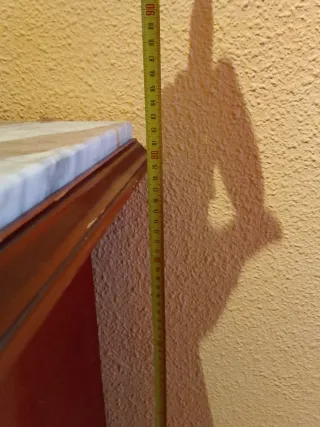 Mueble recibidor madera clásico con mármol