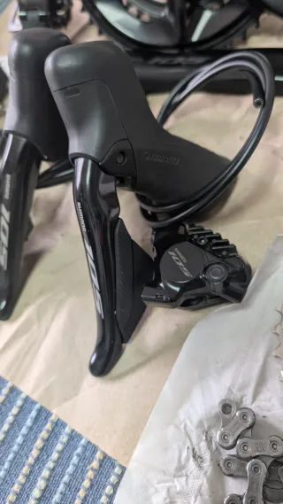 Grupo Shimano 105 di2 R7170