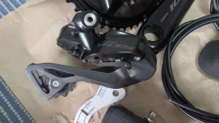 Grupo Shimano 105 di2 R7170