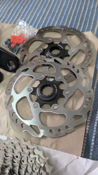 Grupo Shimano 105 di2 R7170