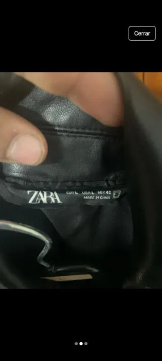 Chaqueta efecto piel negra