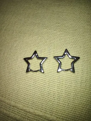 Pendientes de estrella plateados