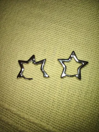 Pendientes de estrella plateados