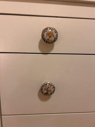 Cómoda Ikea Hemnes blanca con pomos Zara Home