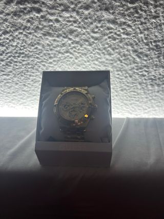 Reloj Guess Dorado