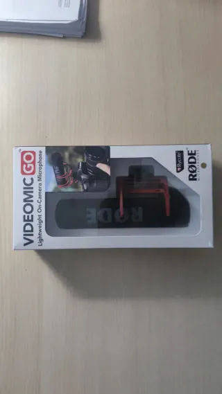 Micrófono RØDE VideoMic con accesorios