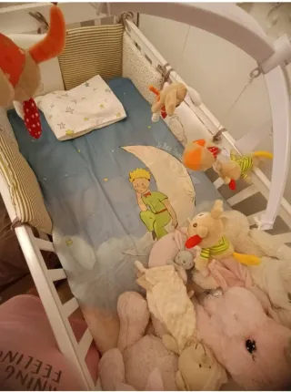 Cuna de bebé blanca