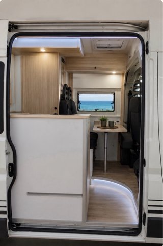 Camper 4 plazas totalmente equipada – Placa solar,