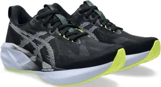 Zapatillas Asics Novablast 5 Ultraligeras.