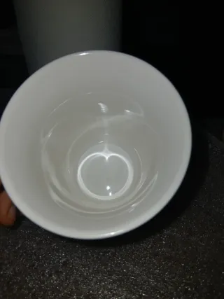 Taza Be Happy Rayas Rojas