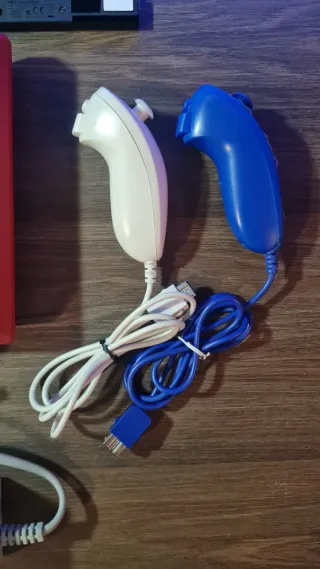 Nintendo Wii Mini Negra y Roja