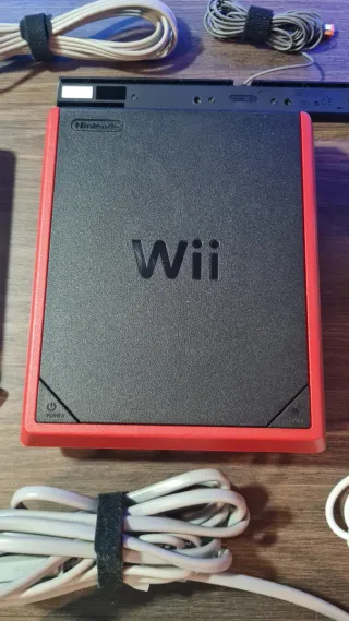 Nintendo Wii Mini Negra y Roja