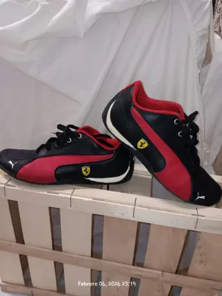 Lote 2 polos y zapatillas Ferrari mujer