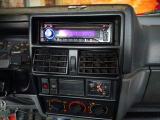 Vehículo Renault  Chamade  de 1992.