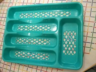 Platos, bandeja. tazas, copas, cubiertos y otros..