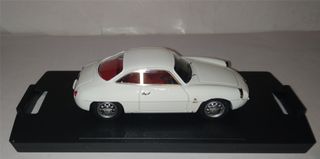 Bang - Alfa Romeo Giulietta SZ