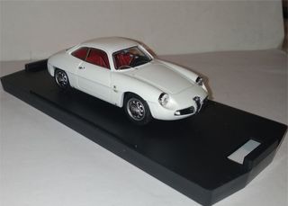 Bang - Alfa Romeo Giulietta SZ