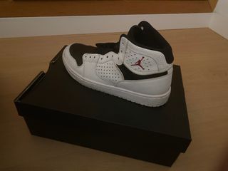 Jordan Access Blancas y Negras Talla 42