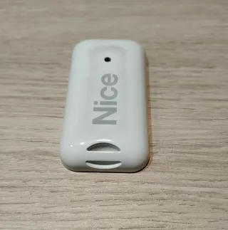 Mandos puerta de pàrquing.