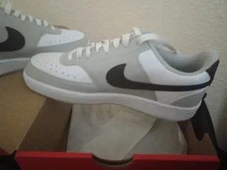 Zapatillas Nike Rojas y Blancas