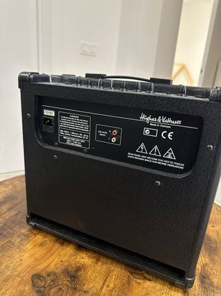 Amplificador Hughes & Kettner Edition