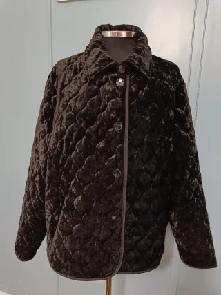 Chaqueta de terciopelo acolchada