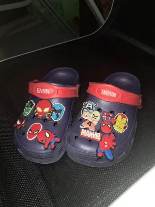 Chanclas Crocs Marvel Talla 29