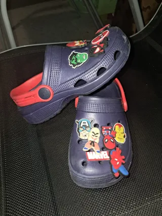 Chanclas Crocs Marvel Talla 29