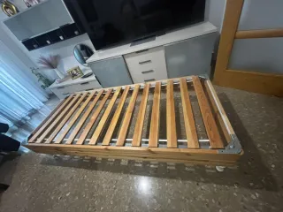 Sumier de cama de madera