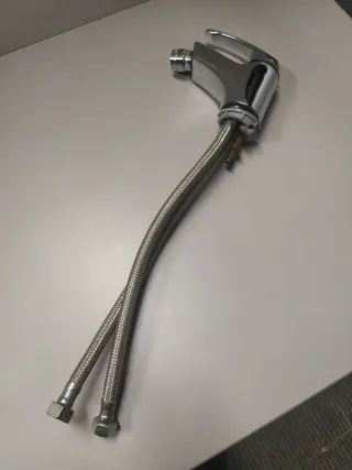 Grifo de lavabo o bide.