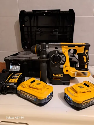 Martello DeWalt XR con batterie Power Stack