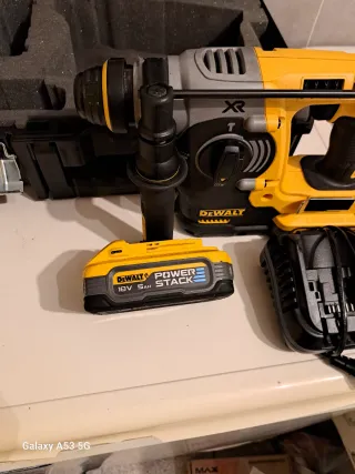 Martello DeWalt XR con batterie Power Stack