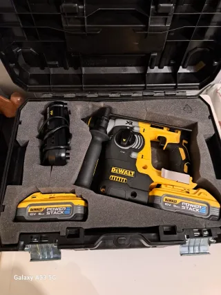 Martello DeWalt XR con batterie Power Stack