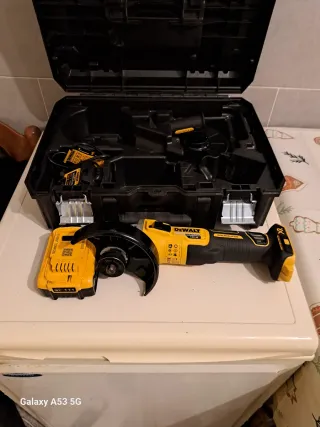 Smerigliatrice DeWalt 18V XR con valigetta