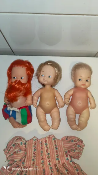 Lote 3 muñecos Famosa antiguos + vestido
